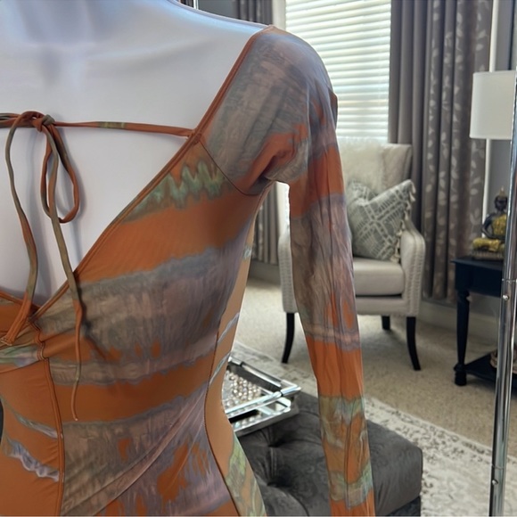 SKIMS RARE!! SKIMS Jelly Sheer Off the Shoulder Dress Tie
Dye Print, S - Picture 8 of 10